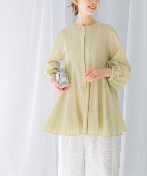 URBAN RESEARCH ROSSO（アーバンリサーチロッソ）の「ボリュームフレアートップス（シャツ/ブラウス・レディース・off/green・FREE）」の19枚目の写真