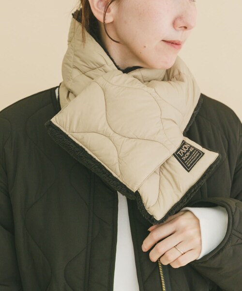 ITEMS URBANRESEARCH（アイテムズ アーバンリサーチ）の「TAION　Reversible Down Scarf（マフラー・メンズ・BLK/G.BEIGE/D.OLIVE/D.NAVY/PAINT CAMO・-0）」の18枚目の写真