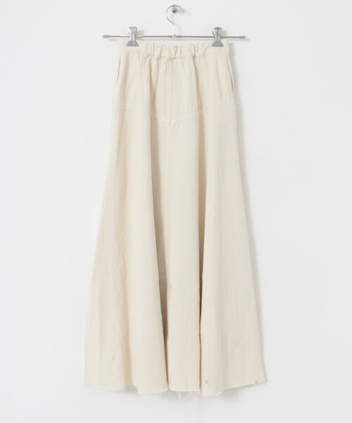 URBAN RESEARCH DOORS（アーバンリサーチドアーズ）の「tiit tokyo　damage flare skirt（デニムスカート・レディース・off white・36）」の7枚目の写真