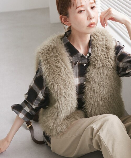 ROPE' PICNIC（ロペピクニック）の「ファーベスト（ベスト・レディース・ダークブラウン/ベージュ・F）」の8枚目の写真