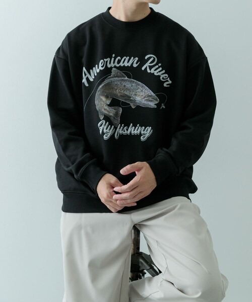 ITEMS URBANRESEARCH（アイテムズ アーバンリサーチ）の「クルーネックスエット fishing（スウェット・メンズ・OML/GRY/BLK・M/L）」の7枚目の写真