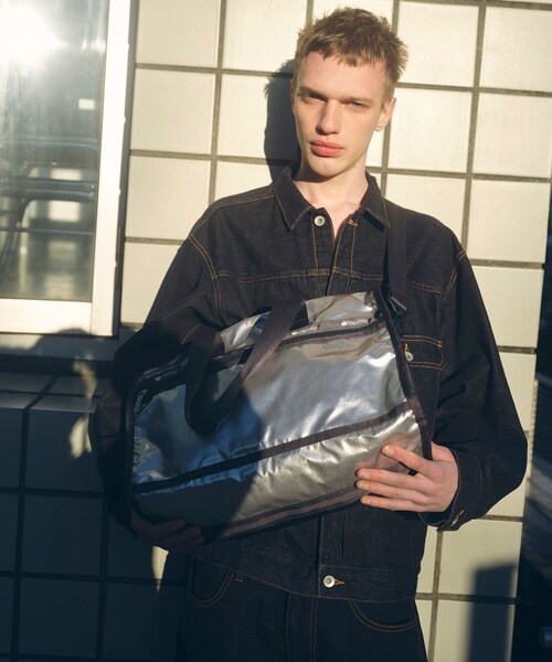 ADAM ET ROPE'(アダムエロペ)の「【LeSportsac for ADAM ET ROPE'】Exclusive Deluxe Med Weeknder(ボストンバッグ・レディース・シルバー・F)」の2枚目の写真