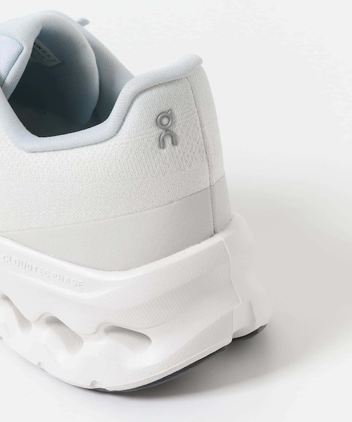 URBAN RESEARCH DOORS（アーバンリサーチドアーズ）の「On　Cloudtilt（スニーカー・レディース・Arctic/Ice/Pearl/Fade/EclipseBlk/EclipseLil/Castor/Pe・23.5/24/24.5/25/25.5）」の11枚目の写真