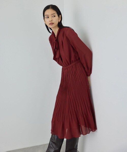 ROPE'（ロペ）の「ジョーゼットシフォンプリーツワンピース/26SS（ワンピース・レディース・ベージュ/ネイビー/ワイン・36/38）」の15枚目の写真