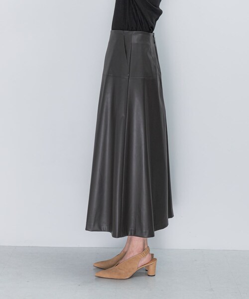 URBAN RESEARCH ROSSO（アーバンリサーチロッソ）の「バックジップフレアスカート（スカート・レディース・LIGHTGRAY/MOCHA/DARKBROWN・36/38）」の16枚目の写真