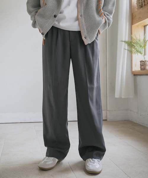 SENSE OF PLACE by URBAN RESEARCH（センスオブプレイスバイアーバンリサーチ）の「ダブルタックワイドスラックス（その他パンツ・メンズ・BLACK/GRAY/BROWN/KHAKI・M/L）」の2枚目の写真