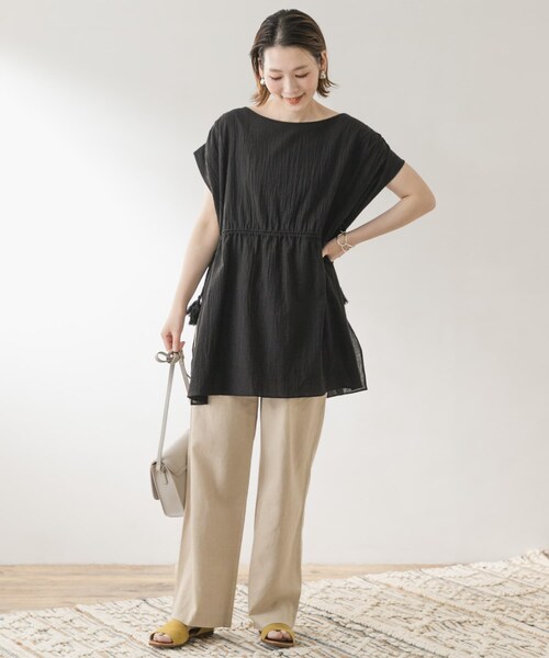 URBAN RESEARCH ROSSO（アーバンリサーチロッソ）の「F by ROSSO　ウエストギャザーオーバーブラウス（シャツ/ブラウス・レディース・BROWN/BLACK/WHITE・FREE）」の16枚目の写真