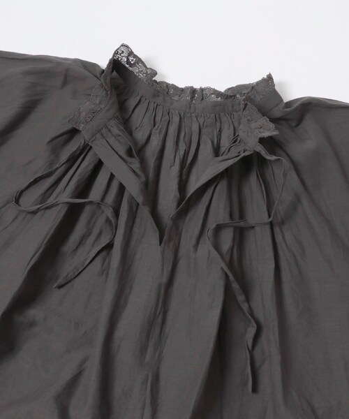 かぐれ(カグレ)の「SOIL COTTON VOILE GATHERED SHIRTS(シャツ/ブラウス・レディース・WHT/CCR・1)」の20枚目の写真