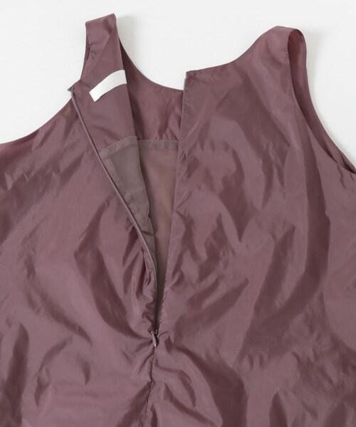 URBAN RESEARCH（アーバンリサーチ）の「AMOMENTO　NYLON VOLUME MINI DRESS（ワンピース・レディース・BLACK/PURPLE・0）」の11枚目の写真