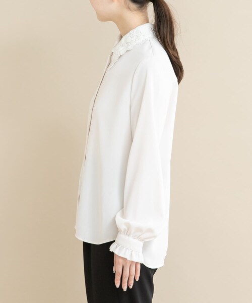 URBAN RESEARCH ROSSO（アーバンリサーチロッソ）の「『WEB/一部店舗限定』レースカラーブラウス（シャツ/ブラウス・レディース・OFF/NAVY・Free）」の18枚目の写真