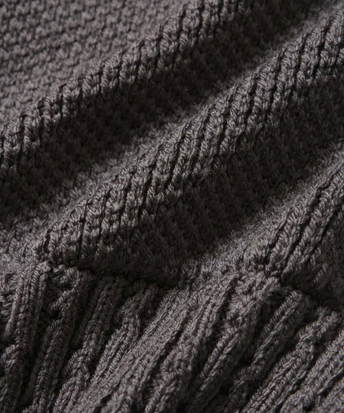 ADAM ET ROPE'(アダムエロペ)の「【KYOU/キョウ】WOOD Bulky Yarn Military Cardigan(カーディガン/ボレロ・メンズ・グレー・2)」の9枚目の写真