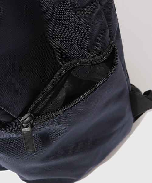 ADAM ET ROPE'（アダムエロペ）の「【MONOLITH/モノリス】BACKPACK PRO SOLID M（バックパック/リュック・メンズ・ブラック/ネイビー・F）」の10枚目の写真