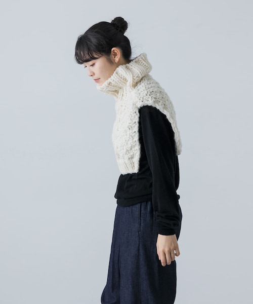 かぐれ（カグレ）の「ペルーショルダーニットウォーマー（ネックウォーマー/スヌード・レディース・IVORY/GRAY・FREE）」の10枚目の写真