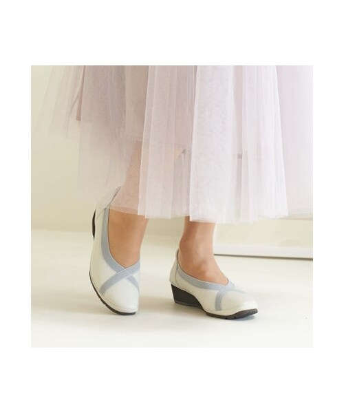 Atelier(アトリエ)の「アトリエ Atelier 【3E】軽量デザインパンプス (パンプス・レディース・BL/BZ/IV/NV/NVC・220/22cm/225/22.5cm/230/23cm/235/23.5cm/240/24cm/245/24.5cm)」の18枚目の写真