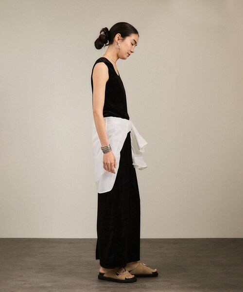 ADAM ET ROPE'（アダムエロペ）の「トリアセベロア前後2WAYノースリーブ/タンクトップ / セットアップ対応（タンクトップ・レディース・ブラック/ベージュ・F）」の7枚目の写真