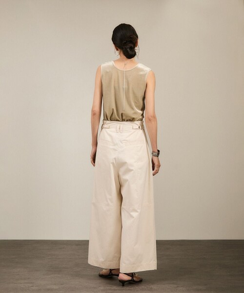 ADAM ET ROPE'（アダムエロペ）の「トリアセベロア前後2WAYノースリーブ/タンクトップ / セットアップ対応（タンクトップ・レディース・ブラック/ベージュ・F）」の6枚目の写真