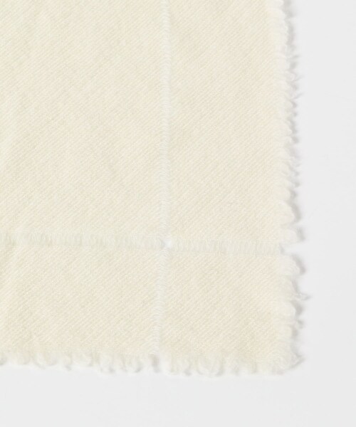 かぐれ（カグレ）の「OLU NATURAL BASIC　空羽入り綾織スクエア（ストール/ショール・レディース・グレー/ホワイト・-）」の5枚目の写真