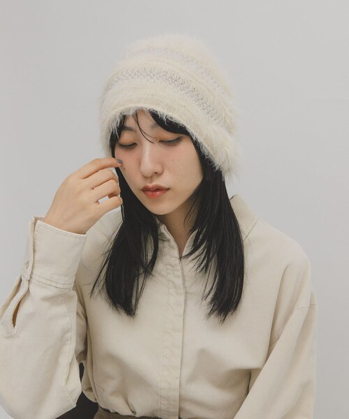 KBF（ケイビーエフ）の「ラインデザインシャギーニットビーニー（ニットキャップ/ビーニー・レディース・IVORY/BROWN/CHARCOAL・One）」の5枚目の写真