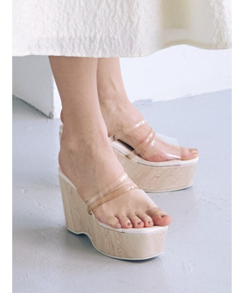 MERCURYDUO（マーキュリーデュオ）の「ウッド調クリアチューブウェッジサンダル（サンダル・レディース・ブラック/クリア/ブラウン/グレー・36/38）」の5枚目の写真