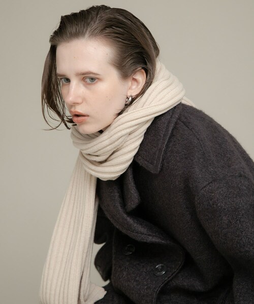 URBAN RESEARCH Sonny Label（アーバンリサーチサニーレーベル）の「リブニットマフラー（マフラー・レディース・ブラック/ブラウン/グレー/エクリュ・one）」の7枚目の写真