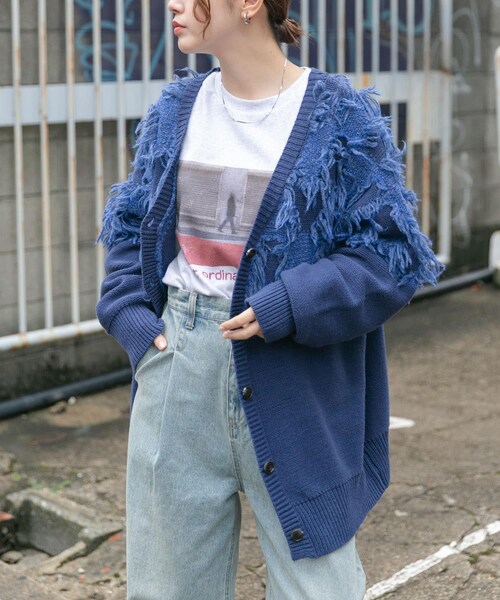 KBF(ケイビーエフ)の「ジャガードフリンジカーディガン(カーディガン/ボレロ・レディース・BLUE/IVORY/KHAKI/BLACK・one)」の5枚目の写真
