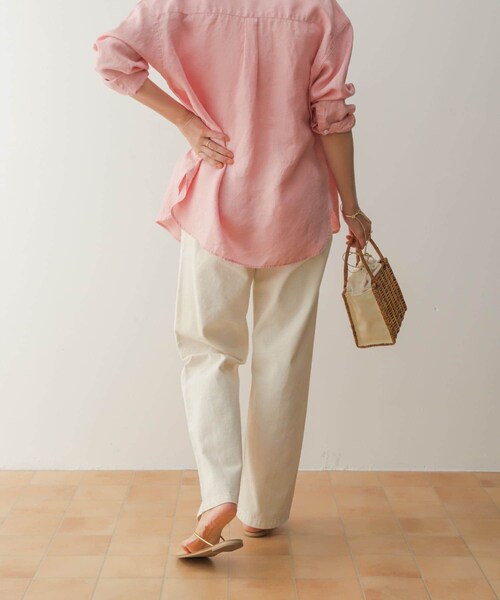 URBAN RESEARCH DOORS(アーバンリサーチドアーズ)の「デニムワイドパンツ(デニムパンツ・レディース・NATURAL/INDIGO・S/M/L)」の4枚目の写真