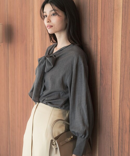 URBAN RESEARCH ROSSO（アーバンリサーチロッソ）の「セミシアーウール混2WAYタイブラウス（シャツ/ブラウス・レディース・WHITE/GRAY/D/NAVY・Free）」の19枚目の写真