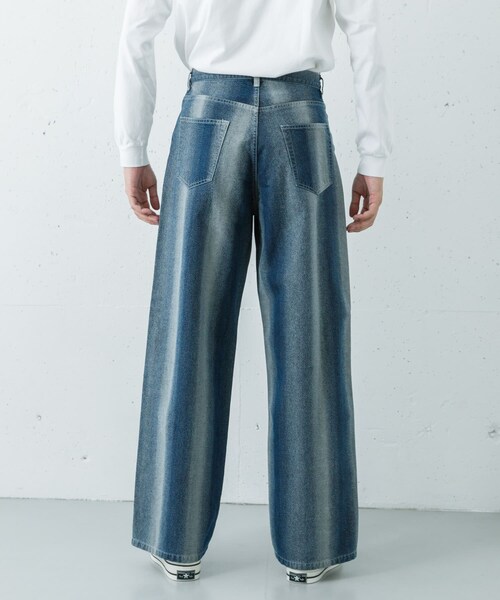 URBAN RESEARCH(アーバンリサーチ)の「REVERBERATE GRADATION DENIM PANTS(デニムパンツ・メンズ・SAX BLUE・1/2)」の3枚目の写真