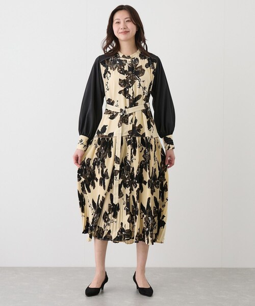 Jayro（ジャイロ）の「プリーツアソートワンピース（ワンピース・レディース・ブラック/キナリ・M）」の5枚目の写真