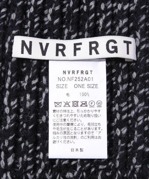 ADAM ET ROPE'（アダムエロペ）の「【NVRFRGT/ネヴァーフォーゲット】NARROW EXTRA LONG MUFFLER（マフラー・メンズ・ブラック/チャコール・F）」の6枚目の写真