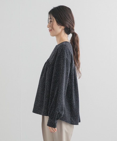 URBAN RESEARCH DOORS（アーバンリサーチドアーズ）の「ドットギャザーブラウス（シャツ/ブラウス・レディース・NAVY/BLACK・Free）」の13枚目の写真
