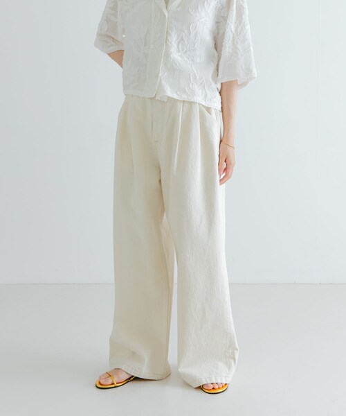 URBAN RESEARCH（アーバンリサーチ）の「『3サイズ展開』new basic　ツータックワイドデニムパンツ（デニムパンツ・レディース・INDIGO/IVORY・36/38/40）」の5枚目の写真