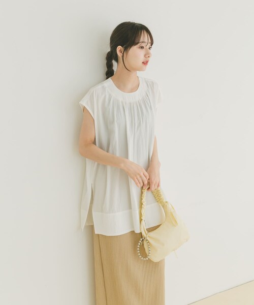 ITEMS URBANRESEARCH（アイテムズ アーバンリサーチ）の「サイドスリットフレンチブラウス（シャツ/ブラウス・レディース・RENGA/OFF/NVY・FREE）」の8枚目の写真