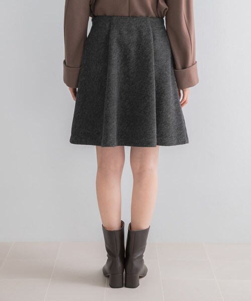 URBAN RESEARCH ROSSO（アーバンリサーチロッソ）の「ブークレーフレアミニスカート（スカート・レディース・OFF/CHARCOAL・36/38）」の13枚目の写真