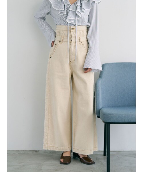 LAGUNAMOON（ラグナムーン）の「ハイウエストラインディティールデニムパンツ（デニムパンツ・レディース・アイボリー/ブラック/ブルー・S/M）」の2枚目の写真