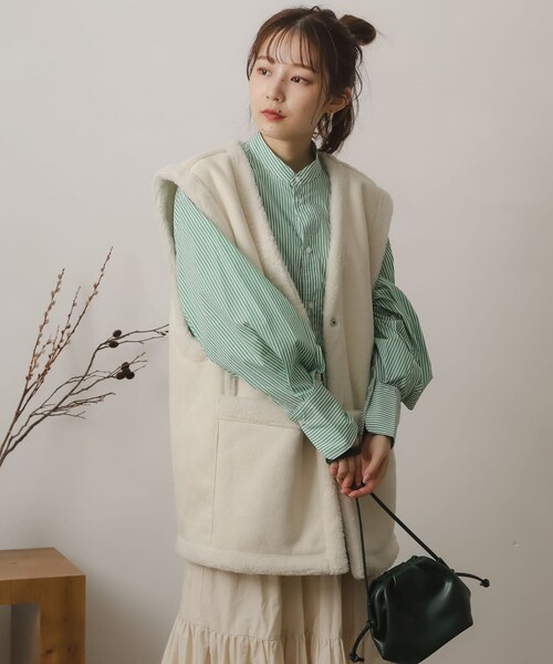 SENSE OF PLACE by URBAN RESEARCH（センスオブプレイスバイアーバンリサーチ）の「リバーシブルボアベスト（テーラードジャケット・レディース・IVORY/BEIGE/BLACK・one）」の6枚目の写真