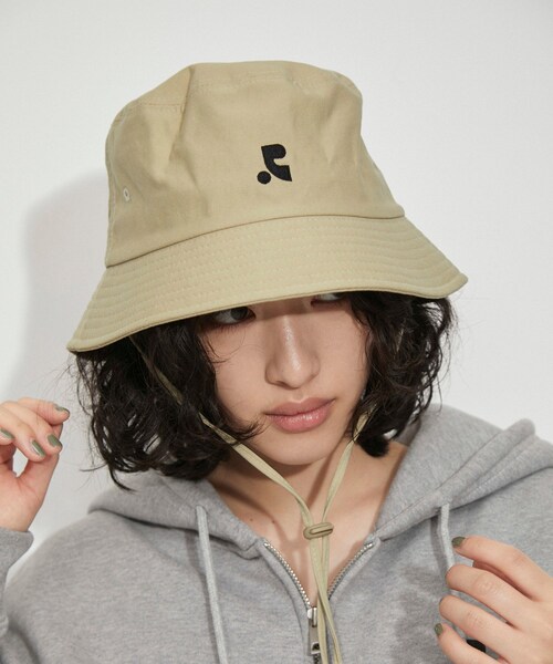 ADAM ET ROPE'(アダムエロペ)の「【Rest&Recreation(レストアンドレクリエーション)】RR COTTON BUCKET HAT(ハット・レディース・ブラック/ベージュ/ブルー・F)」の9枚目の写真