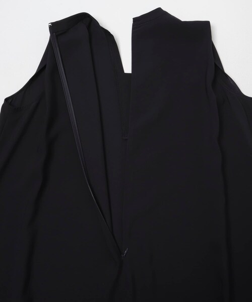 URBAN RESEARCH ROSSO（アーバンリサーチロッソ）の「クールタッチ 吸水速乾キーネックフレアワンピース（ワンピース・レディース・D/NAVY/Y/GOLD・Free）」の14枚目の写真