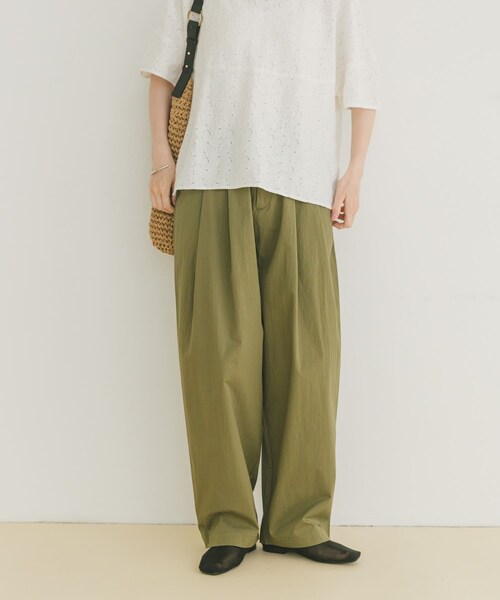 ITEMS URBANRESEARCH（アイテムズ アーバンリサーチ）の「ナイロンコクーンパンツ（その他パンツ・レディース・KHK/BEG/NVY・FREE）」の14枚目の写真