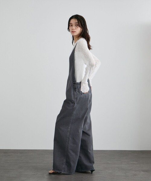 ADAM ET ROPE'(アダムエロペ)の「オーバーダイデニムサロペット(サロペット/オーバーオール・レディース・チャコール/キナリ・M/S)」の9枚目の写真