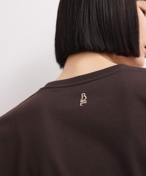 ADAM ET ROPE'(アダムエロペ)の「【WEB限定】クリーンタッチコットン刺しゅうロゴT(Tシャツ/カットソー・レディース・ホワイト/ダークブラウン/ネイビー/ピンク系・F)」の20枚目の写真