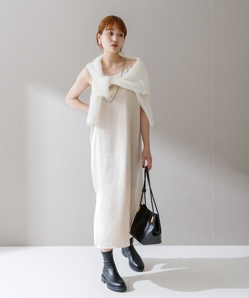 URBAN RESEARCH ROSSO（アーバンリサーチロッソ）の「サテンキャミワンピース（ワンピース・レディース・KHK.BROWN/L.BEIGE/BLUEGRAY・FREE）」の20枚目の写真