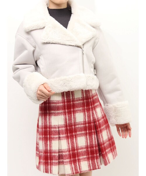 MERCURYDUO（マーキュリーデュオ）の「フェイクムートンボンバージャケット（ムートンコート・レディース・アイボリー/ライトグレー/チャコールグレー・S/M）」の3枚目の写真