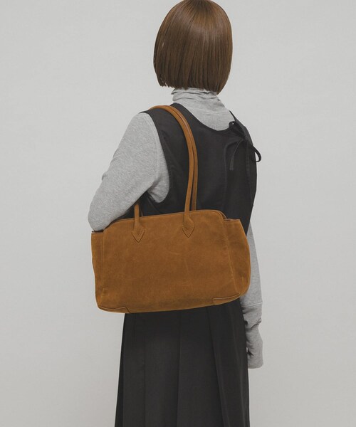 KBF（ケイビーエフ）の「ロングショルダーボストンBAG（ボストンバッグ・レディース・CAMEL/D.BROWN・one）」の9枚目の写真