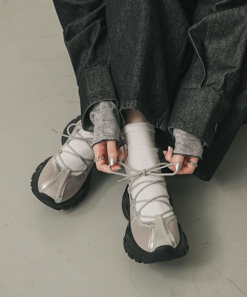 SENSE OF PLACE by URBAN RESEARCH（センスオブプレイスバイアーバンリサーチ）の「レースアップバレエスニーカー（スニーカー・レディース・BLACK/BROWN/GRAY/IVORY・S/M/L/XL）」の3枚目の写真