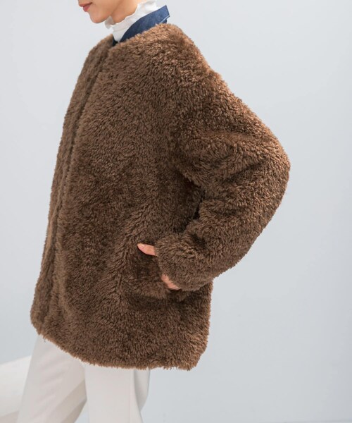 URBAN RESEARCH ROSSO（アーバンリサーチロッソ）の「『WEB/一部店舗限定』ノーカラーファーボアZIPブルゾン（ノーカラージャケット・レディース・BROWN/GREIGE・FREE）」の15枚目の写真