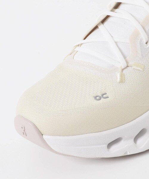 URBAN RESEARCH DOORS（アーバンリサーチドアーズ）の「On　CLOUDTILT（スニーカー・レディース・WHITE/BLACK/BISCUIT・23.5/24/24.5/25/25.5）」の6枚目の写真