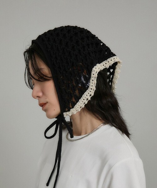 ADAM ET ROPE'（アダムエロペ）の「クロシェバブーシュカ/スカーフ（バンダナ/スカーフ・レディース・ブラック/オフホワイト・F）」の3枚目の写真