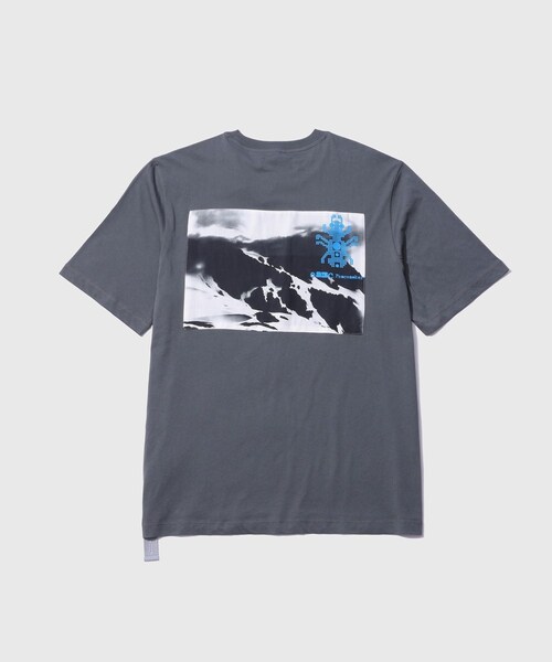 ADAM ET ROPE'(アダムエロペ)の「【OAMC PEACEMAKER/オーエーエムシー ピースメーカー】Pocket Tee Landscape Print(Tシャツ/カットソー・メンズ・ブラック/チャコール/ホワイト・M/S)」の5枚目の写真