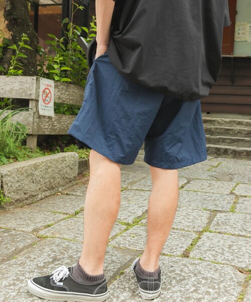 URBAN RESEARCH(アーバンリサーチ)の「Wide Dad GRAPHIC SHORTS WITH HATCH(その他パンツ・メンズ・BLACK/NAVY/ORANGE・1/2)」の19枚目の写真
